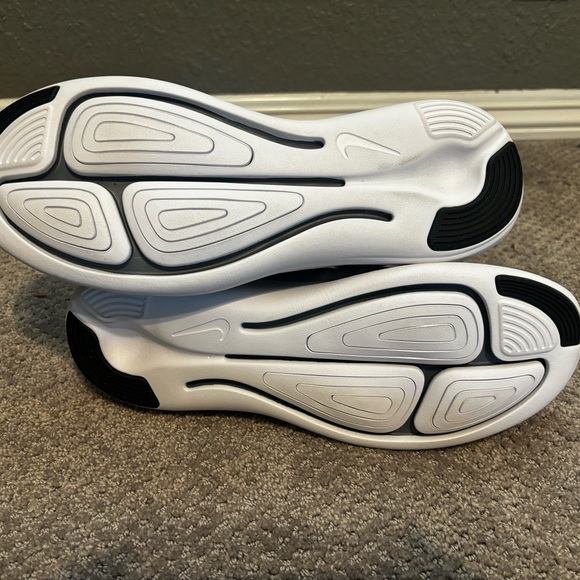 New Men’s Nike LunarStelos Running Shoes - Picture 10 of 13